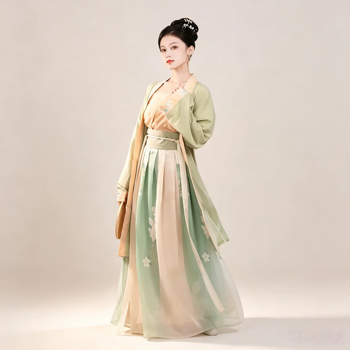 Sage green and pale orange Song-inspired outfit with long Beizi
