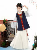 Ming-Dynastie Hanfu Set Damen – Dunkelblaue Bijia Weste mit Roter Borte, Weißes Liling Shan & Elegantes Mamianqun für Fotoshooting & Events
