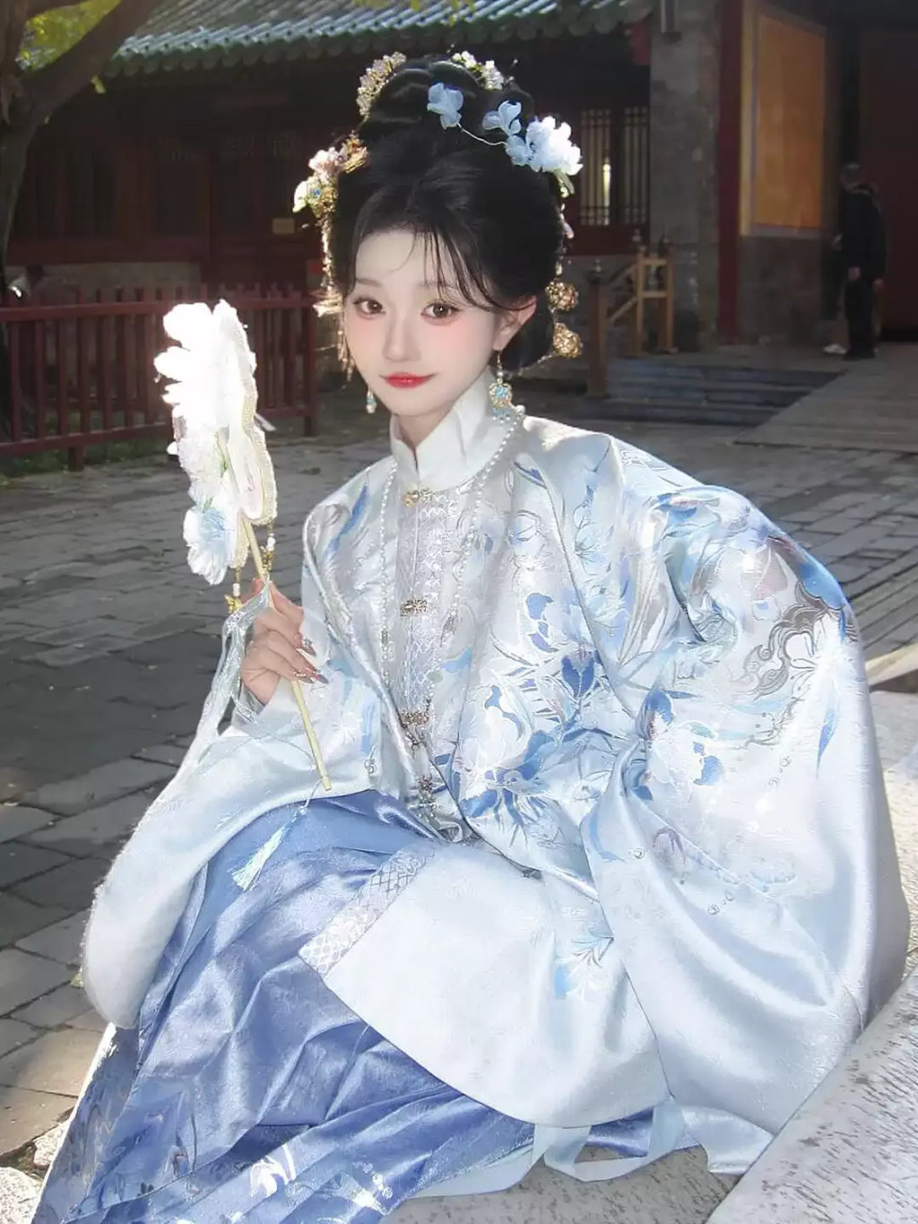 Tang-Dynastie Hanfu Set Damen – Eisblaues Qixiong Ruqun mit Weiten Ärmeln & Elegantes Gewand für Fotoshooting
