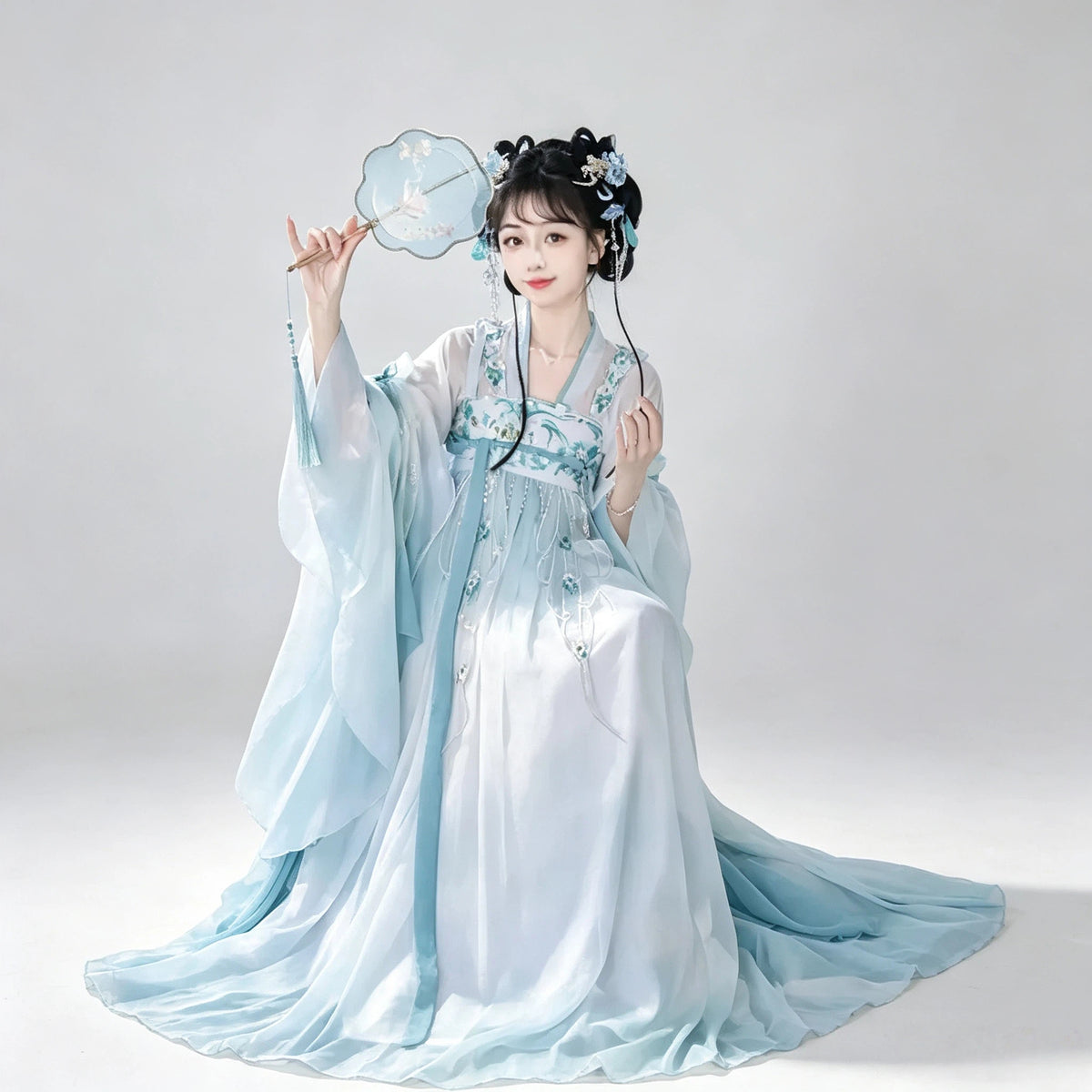 Blue and white embroidered chest-high Ruqun Hanfu set