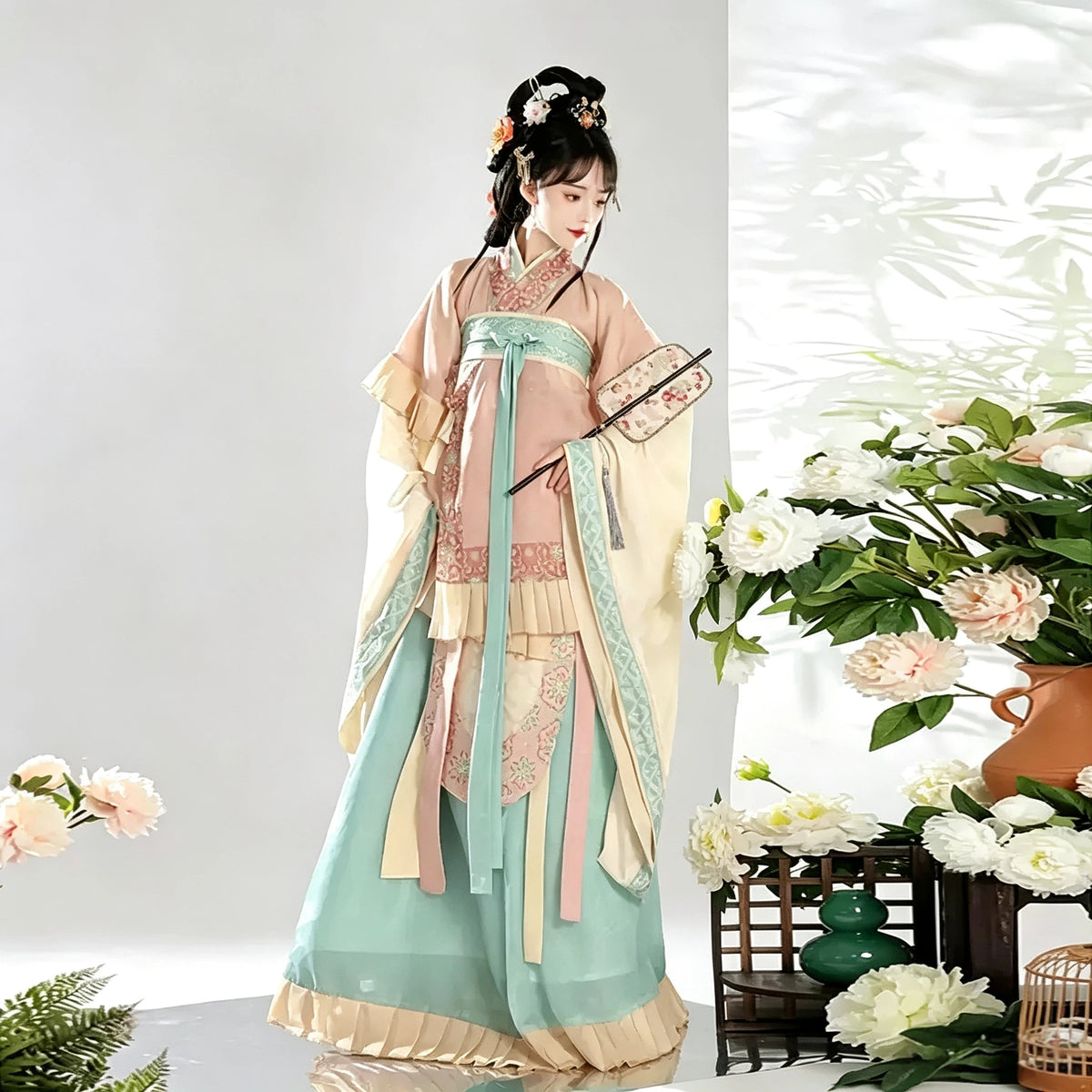 Wei-Jin inspired Hanfu dress with soft ruffled sleeves and green skirt