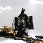 Han Dynasty inspired Quju outfit in black and gold