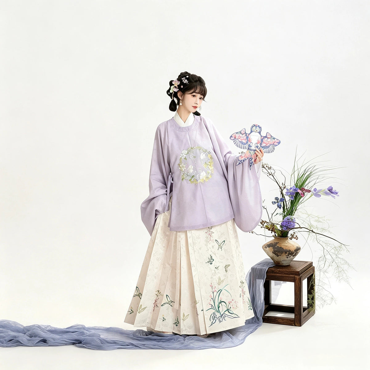 Women's light purple round-collar Hanfu robe with Mamianqun skirt