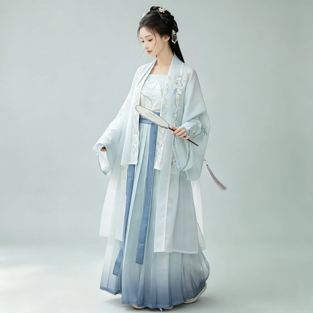Women's gradient blue-green Hanfu outer layer with pleated skirt
