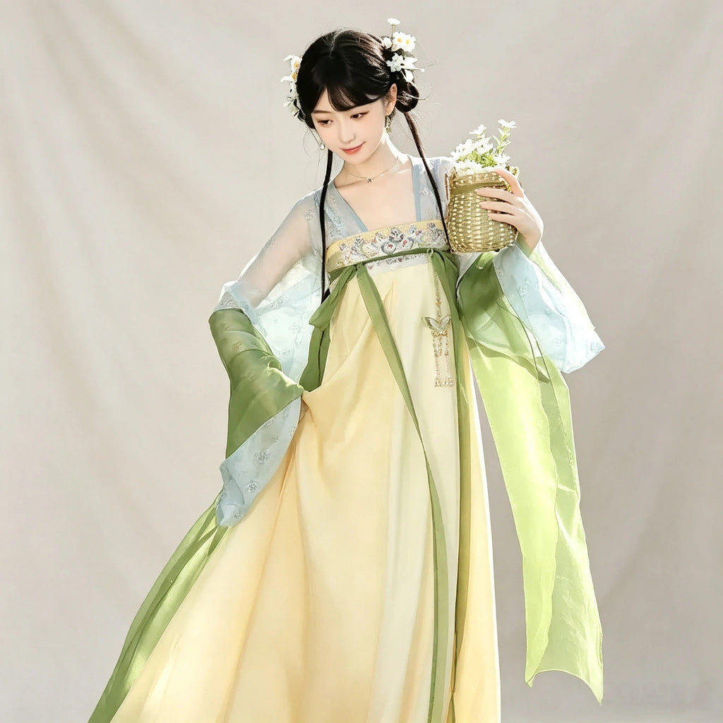 Light blue and pale yellow Qixiong Ruqun with floral pattern