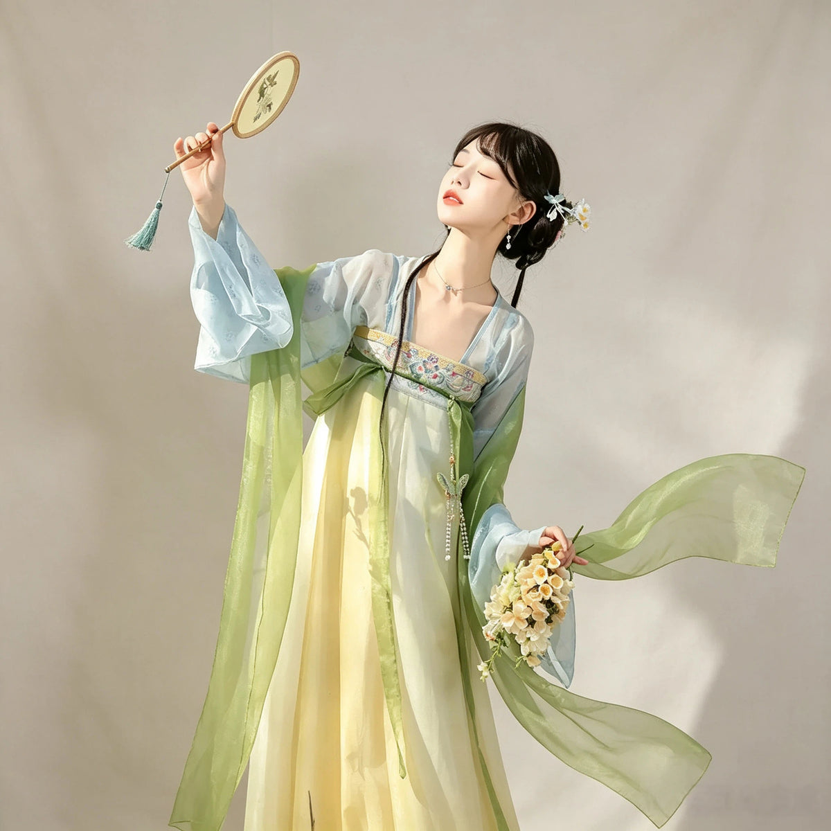 Floral embroidered blue-yellow Hanfu skirt set with sheer green shawl