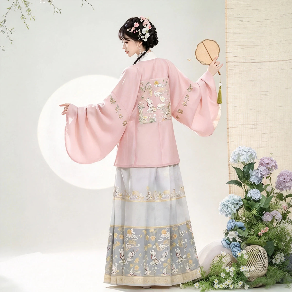 Pink Liling Shan standing-collar top with gold embroidery for women