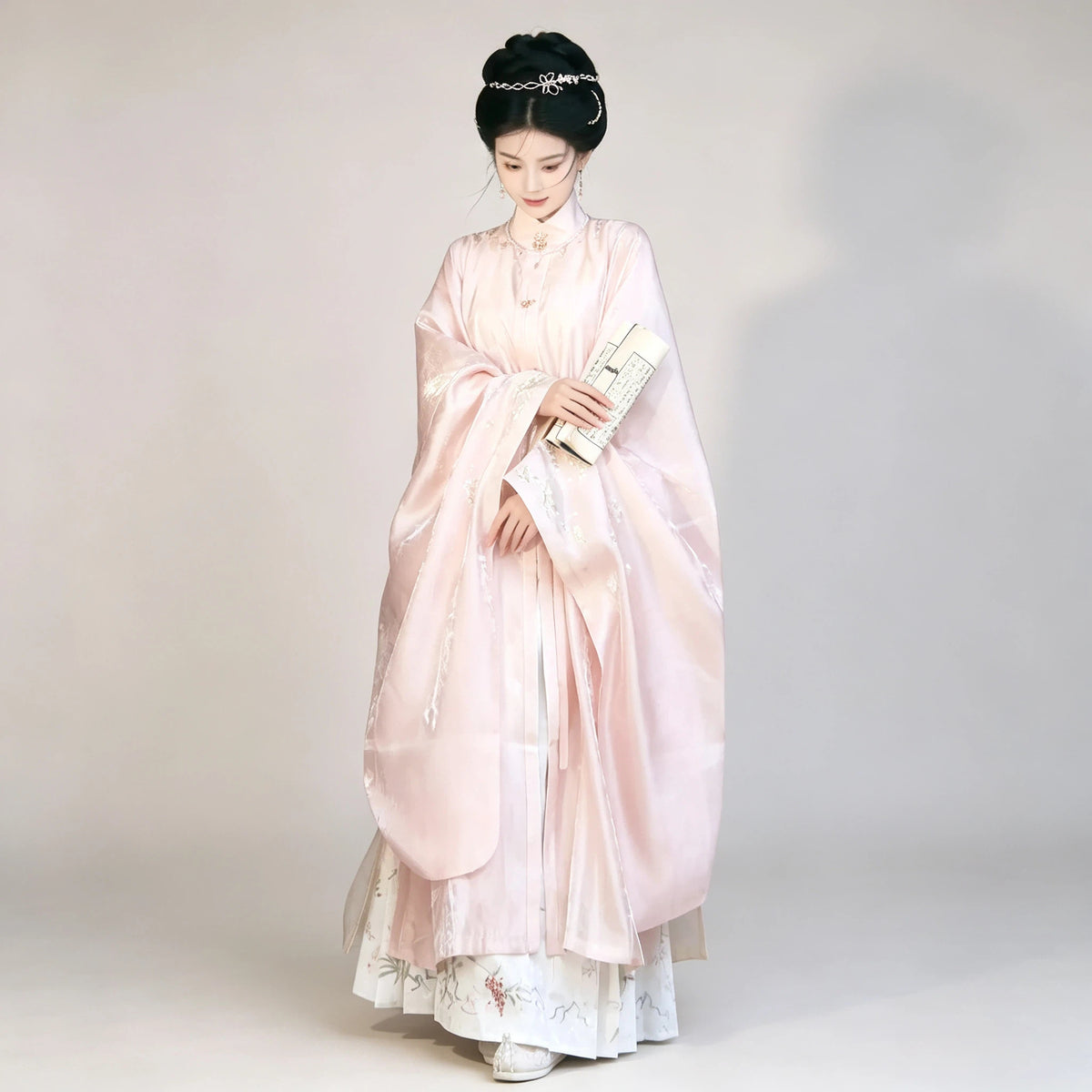 Soft pink Ming-style Hanfu with a standing-collar robe and horse-face skirt